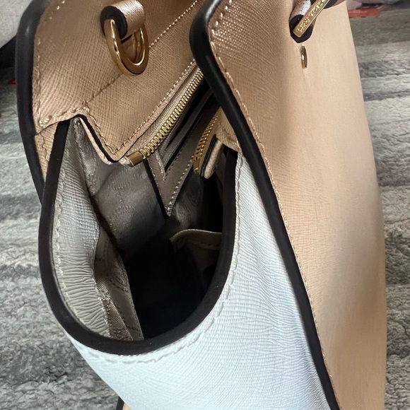 Michael Kors handbag - Picture 3 of 12